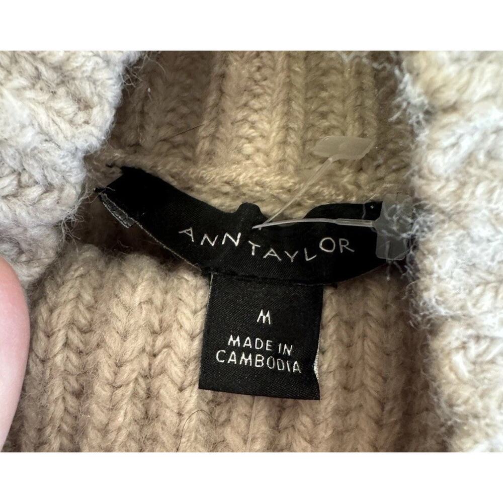Ann Taylor Beige Heavy Knit Ribbed Mock Neck Tunic Sweater NEW Size Medium - Picture 5 of 10